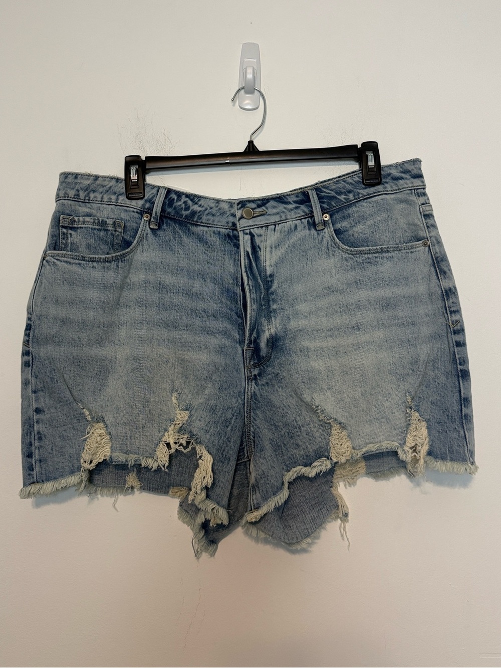 Good American Distressed Bombshell Denim/Jean Shorts. Size 16. High Rise. NWOT.